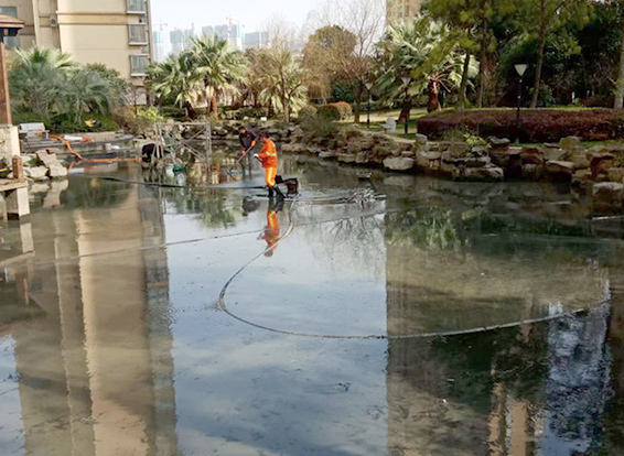 神木景观池淤泥清理