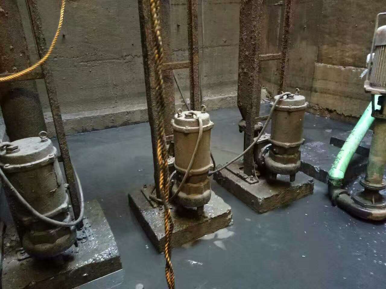 神木污水池清理